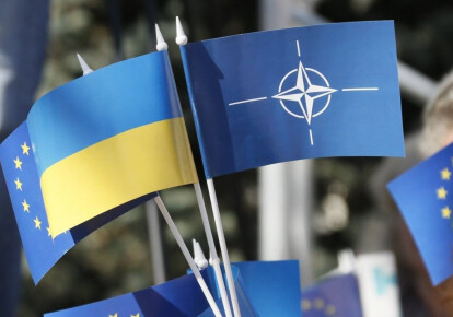 Президент подписал изменения в Конституцию о планах Украины вступить в ЕС и НАТО. Фото: УНИАН