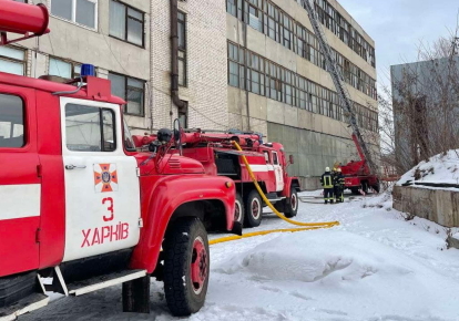 У Харкові сталася пожежа у будівлі заводу ПАТ "Електромашина"