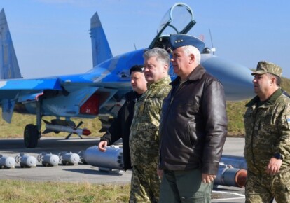 Петр Порошенко во время межнациональных военных учений "Чистое небо-2018"