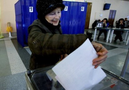 До 8 березня Центрвиборчком повинен визначити форму, колір і текст бюлетеня для голосування на президентських виборах. Фото: УНІАН