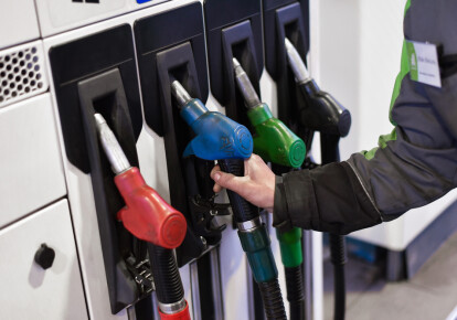 Роздрібні ціни на бензин і дизельне паливо ростуть з початку липня / Shutterstock