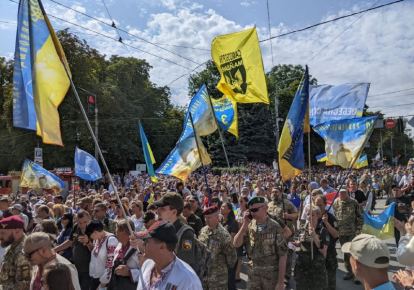 Марш захисників України в центрі Києва