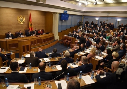 Депутаты парламента Черногории 4 февраля, после пятичасовых дебатов, выразили недоверие премьер-министру Здравко Кривокапичу
