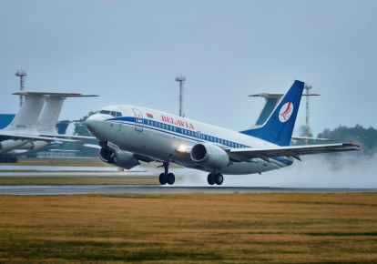 Самолет авиакомпании "Белавиа" в национальном аэропорту Минск