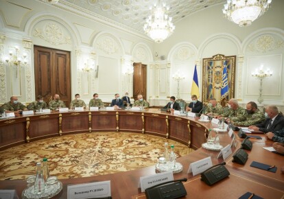 Владимир Зеленский провел встречу с представителями Совета резервистов ВСУ / Офис президента