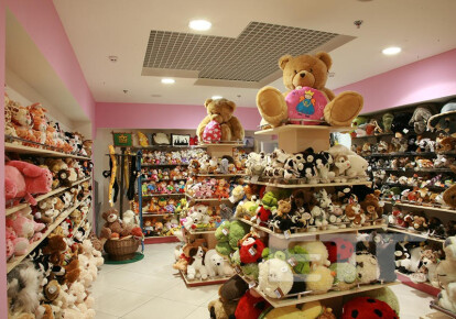 Владимир Зеленский был замечен в одном из магазинов сети Planet Toys в Киеве