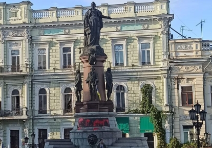 В Одесі почали демонтаж пам'ятника Катерині ІI