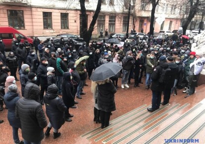 Предприниматели протестуют у Черновицкой ОГА