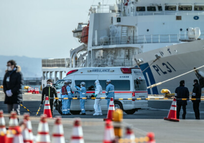 У 25 украинцев на борту круизного лайнера Diamond Princess коронавирус не обнаружен. Фото: Getty Images