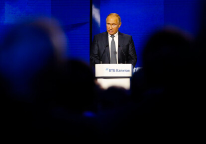 Владимир Путин считает, что Украина "продает" антироссийские настроения, а Запад якобы в этом потакает