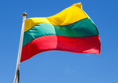 Литва отзывает посла из России