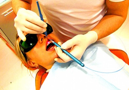 Новые методы позволят лечить и восстанавливать зубы при помощи лазеров