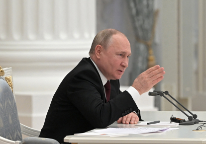 Владимир Путин проводит совещание с членами Совета безопасности РФ, 21 февраля 2022 г.