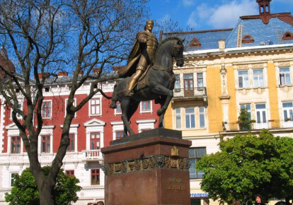 Памятник кололю Руси Даниилу Галицкому во Львове