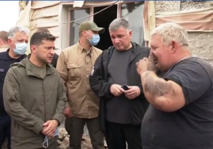 Владимир Зеленский и Арсен Аваков в Луганской области. Фото: скриншот видео/Офис президента