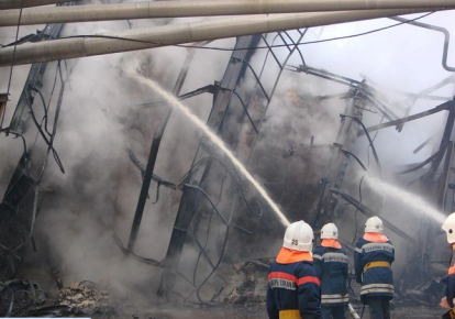 В России в Волгограде пожар на территории нефтеперерабатывающего завода