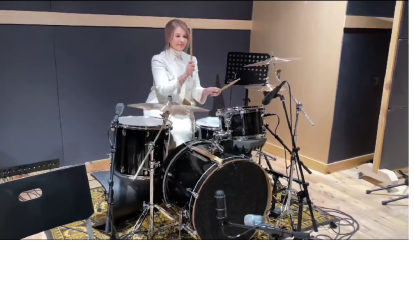 Лидер "Батькивщины" Юлия Тимошенко за барабанами