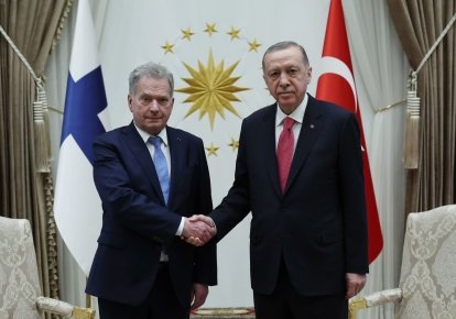 Президент Фінляндії Саулі Нійністе та президент Туреччини Реджеп Таїп Ердоган, 17 березня 2023 року