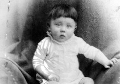 Адольф Гітлер у дитинстві. Фото: Wikipedia