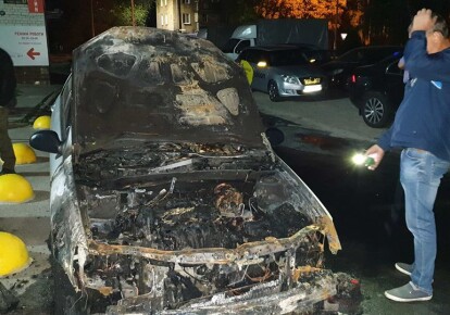 Сгоревшее авто съемочной группы программы "Схемы"