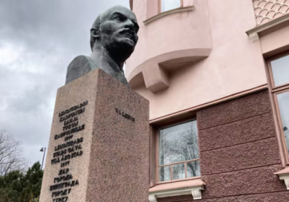 Памятник Ленину в Турку