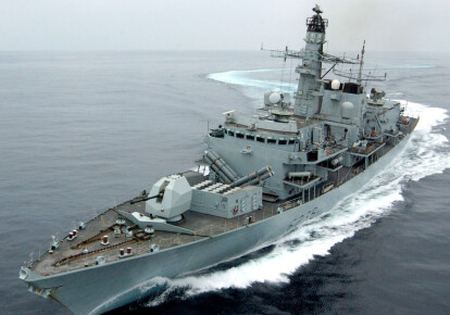 Фрегат Королевского флота HMS Montrose вынудил иранские корабли отступить. Фото: EPA