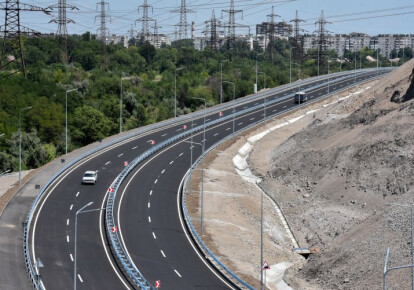 Кабмин планирует внедрить платный режим для пользования дорогами для иностранных граждан. Фото: УНИАН