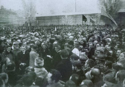 Віче на Софіївській площі в Києві 19 грудня 1918-го. Проголошення Декларації про відновлення УНР