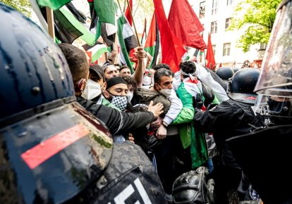 Хвиля демонстрацій на підтримку Палестини накриває Схід і Захід.
