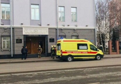 В Архангельську під час вибуху в будівлі місцевого відділення ФСБ поранені троє людей