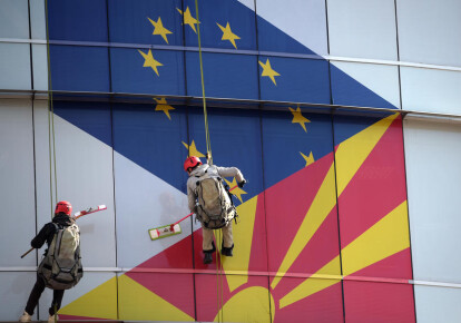 На останньому саміті ЄС президент Франції Еммануель Макрон виступив категорично проти початку переговорів з Північною Македонією про вступлениии в Євросоюз. Фото: EPA/UPG