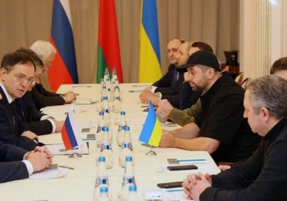 Переговори української делегації з представниками окупантів