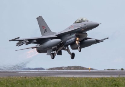 У Нацгвардії США пояснили, чи зможуть довчити українських пілотів на F-16 попри брак фінансування