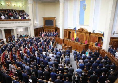Сегодня новоизбранные депутаты примут присягу и выберут руководство парламента. Фото: УНИАН