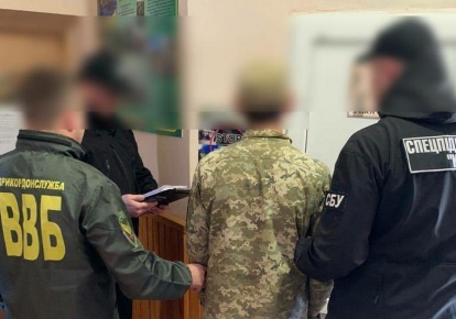 В Черновицкой области задержали на взятке пограничника-срочника