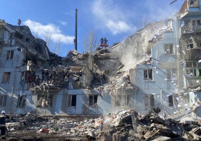 Разрушенный дом в результате российского ракетного удара по Запорожью