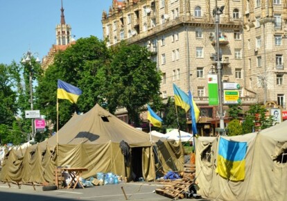 Палатки на Майдане - тревожный символ
