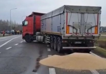 польске блокування українського зерна на кордоні