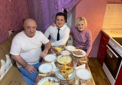 Владимир Зеленский с родителями. Фото из открытых источников