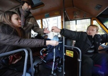 Киевские водители собирают плату без всяких контролирующих устройств