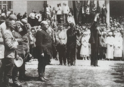 Літо 1919-го: денікінці у Харкові. На крок попереду від інших військових - генерал лейтенант Володимир Май-Маєвський