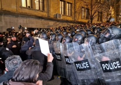 В Грузии начались массовые протесты против скандального законопроекта об "иноагентах"