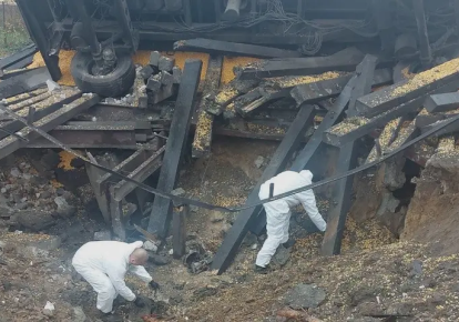 Эксперты работают на месте взрыва в Пшеводове