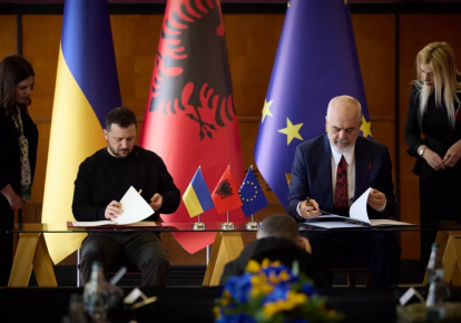 Президент Володимир Зеленський і прем'єр-міністр Албанії Еді Рама підписують договір про дружбу між країнами, Тірана, 28 лютого 2024 року