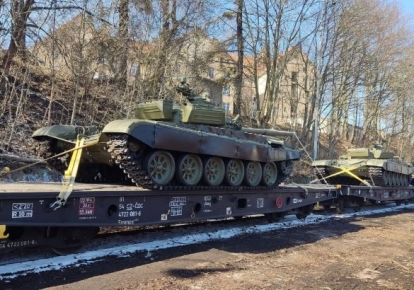 Чеські танки їдуть в Україну