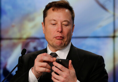 Генеральный директор Tesla Илон Маск, после опроса в Twitter, продал акций на сумму около 5 миллиардов долларов;