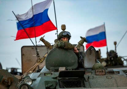 Росія стягує війська до кордону України
