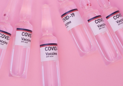 Препаратом Moderna будут прививать в центрах массовой вакцинации