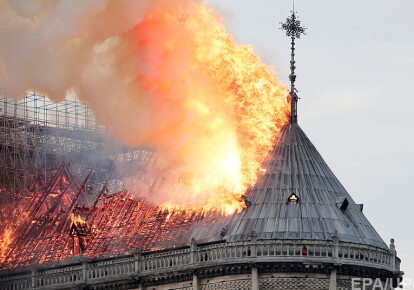 В соборе Парижской Богоматери произошел крупнейший пожар