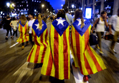 Эстелада - неофициальный флаг каталонских земель. Фото: EPA/UPG